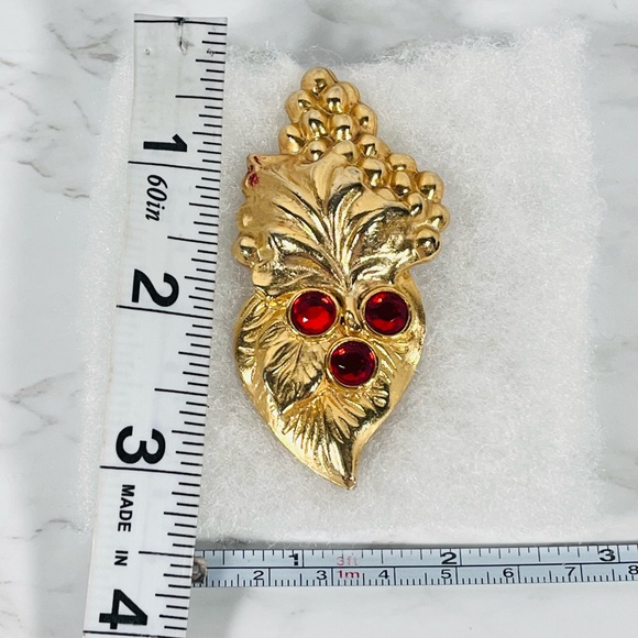 Vintage Leaf Brooch with Red Grape Accents - Picture 9 of 10
